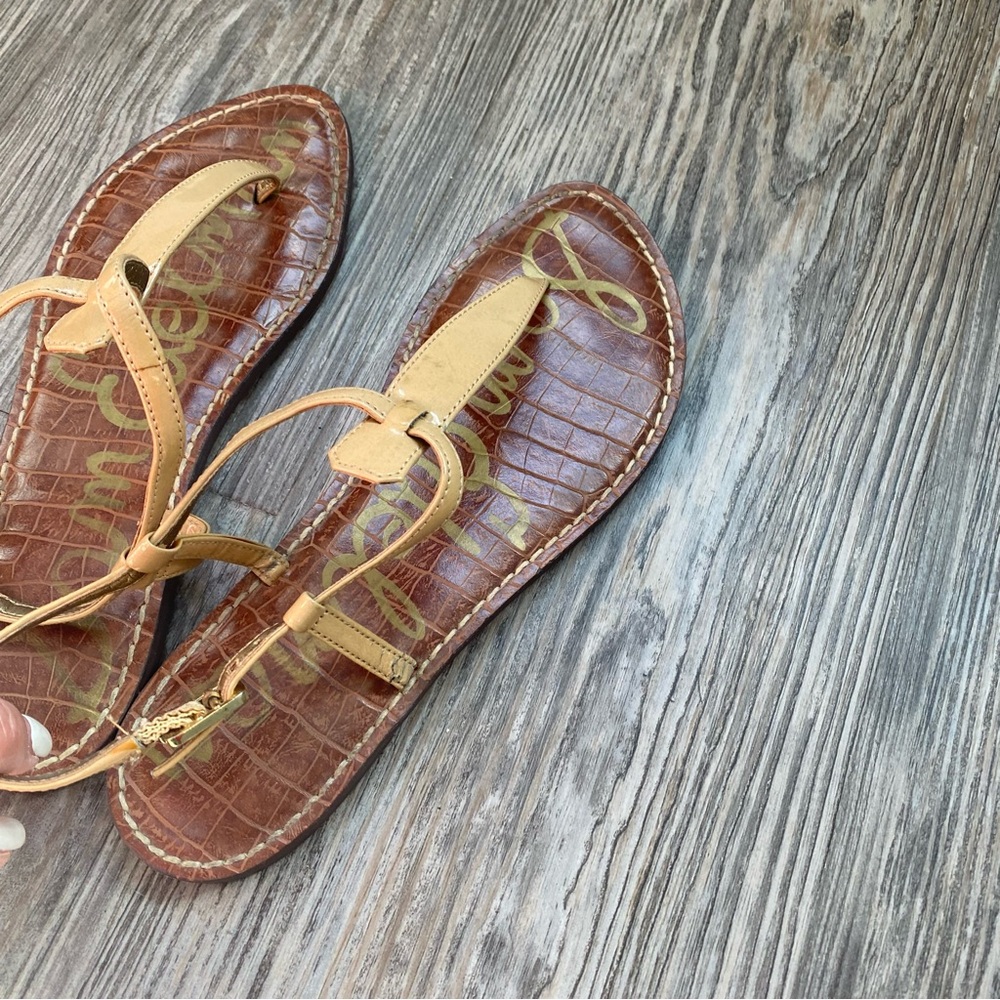 Sam Edelman Tan and Brown Patented Leather Sandals Thong Style side buck… - Picture 3 of 4